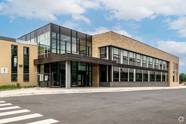 Frost Middle School offers quality education for students in Woodburn.