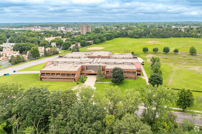 Battle Creek Middle School has a student-teacher ratio of 18 to 1.