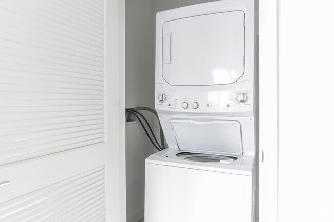 The Point at Rise, Reston, VA 20191 - photo 4