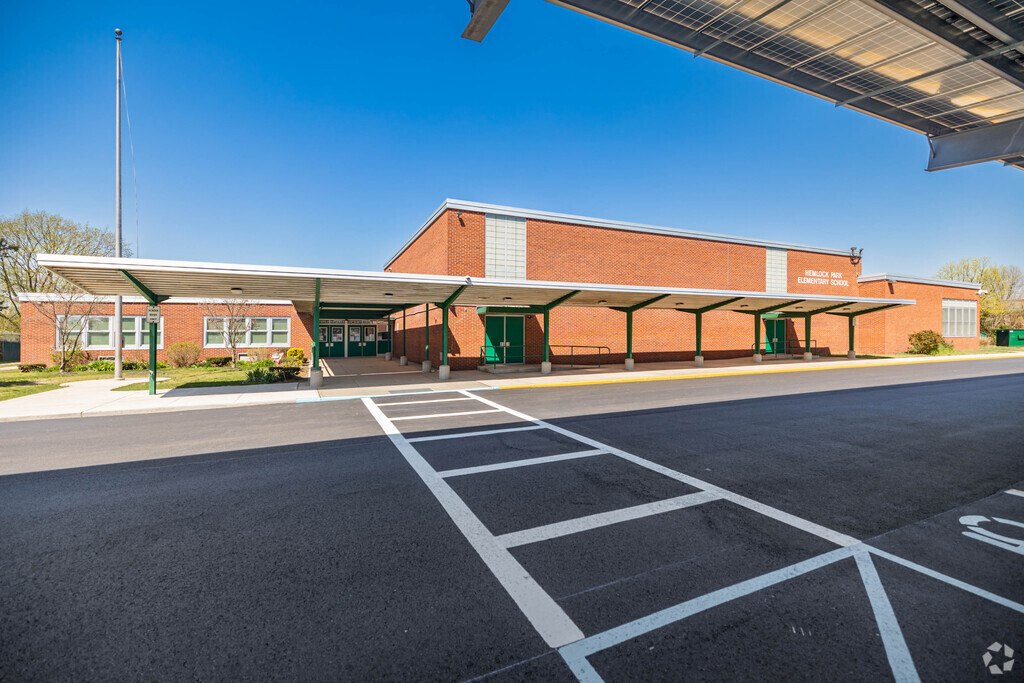 Entrance of Hemlock Park Elementary School in North Bay Shore.
