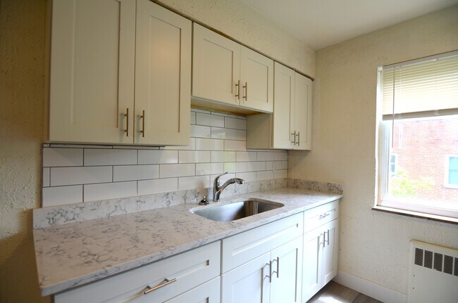 5070 Anderson Place unit 4, Cincinnati, OH 45227 - photo 6