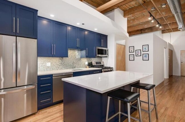 Kitchen / In-Unit Laundry