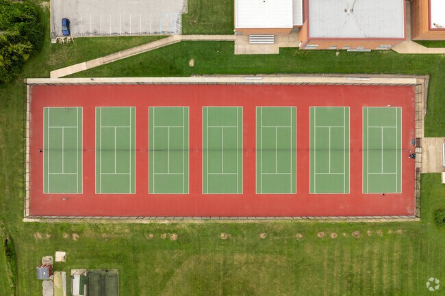 Parkway Central Middle School serves student in grades 6-8.