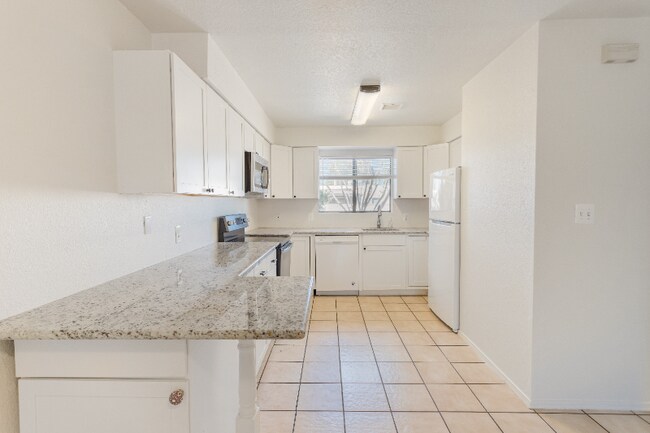 4147 Calle Barona unit B, Sierra Vista, AZ 85635 - photo 7