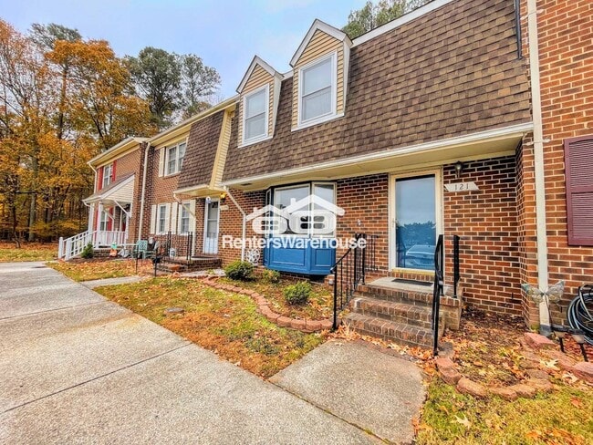 121 Charles Parish Dr, Poquoson, VA 23662 - photo 2