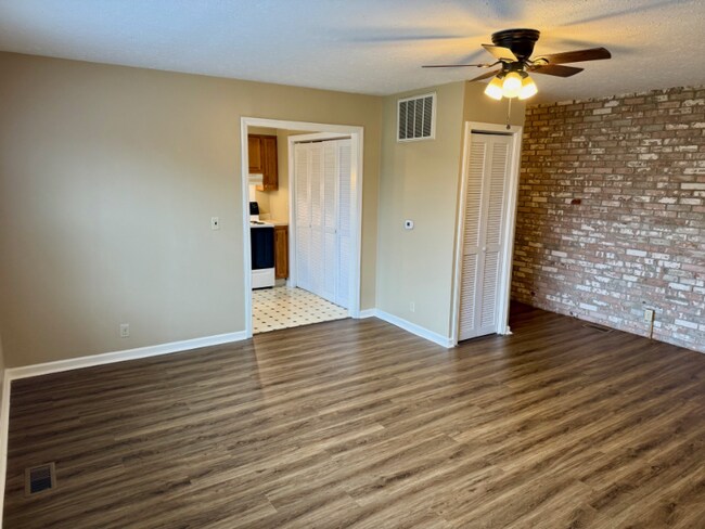 515 Monroe Ave unit 3, Huntington, WV 25704 - photo 6