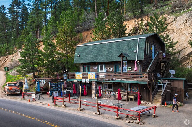 Enjoy the tasty comfort foods served at Mac Nation Café in Indian Hills.