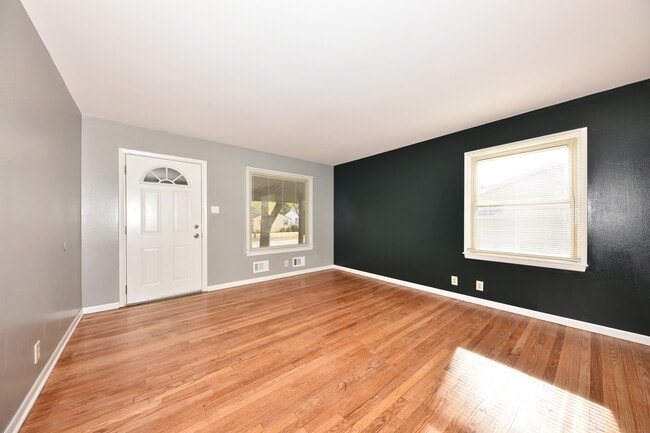 5101 N 83rd St, Milwaukee, WI 53218 - photo 3