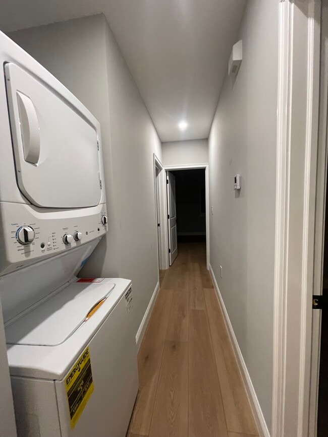 235 Burbank Ave unit 2, Staten Island, NY 10306 - photo 2