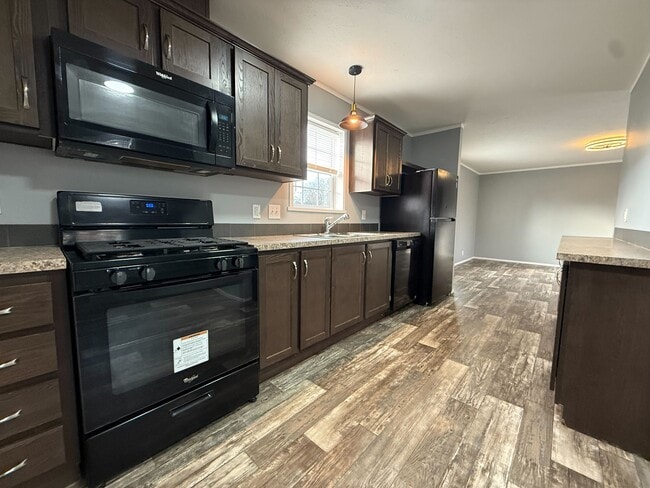 11853 Cascade Cir, Bruce Township, MI 48065 - photo 6