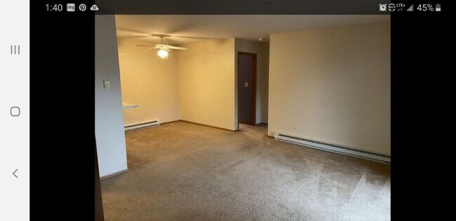 1371 Cunat Ct, Lake In the Hills, IL 60156 - photo 5