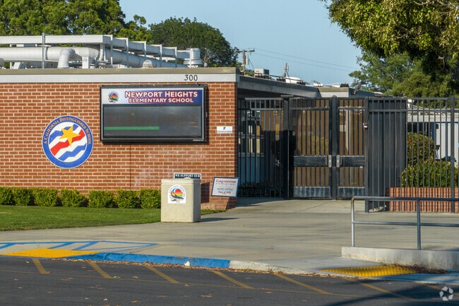 The entrance to Newport Heights Elementary School.
