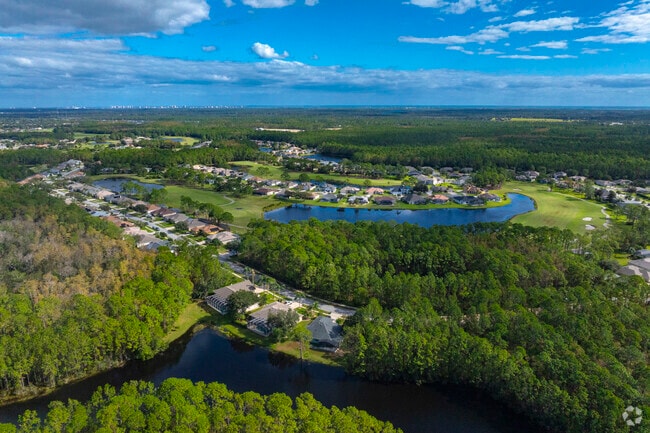 Cypress Head is a suburban community with easy access to shopping, dining, and the beach.