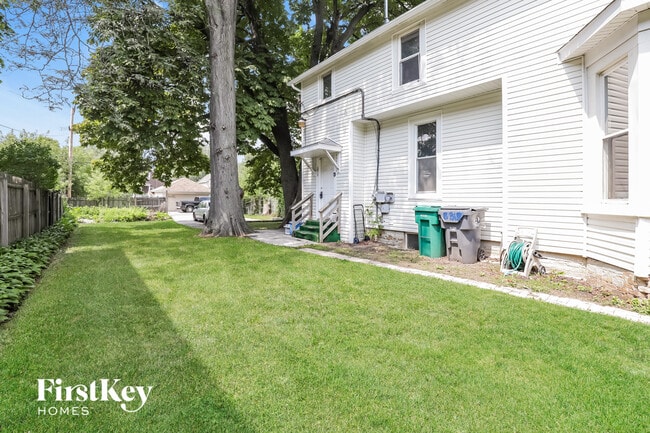 838 Prescott St, Waukegan, IL 60085 - photo 2