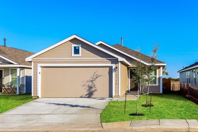 14014 White Water, San Antonio, TX 78223 - photo 2