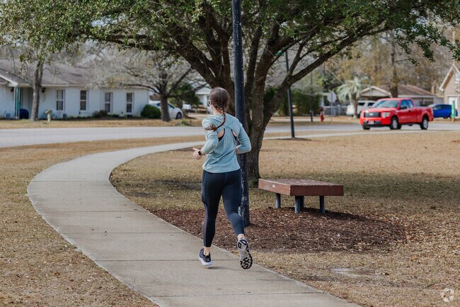 Sangaree Duck Park has a nice trail for jogging in Summerville, SC.