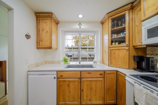 3124 S Falling Brook Ln, Boise, ID 83706 - photo 6