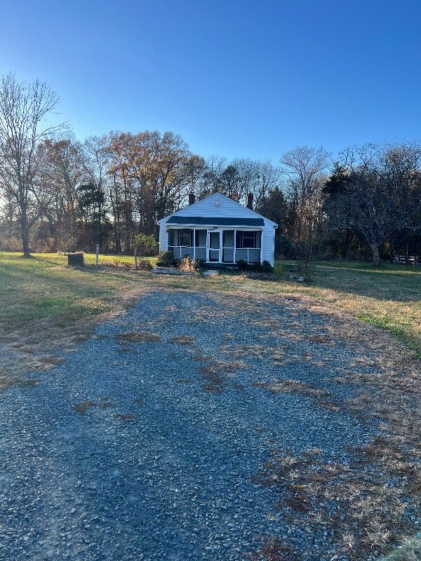 268 E Green Springs Rd, Gordonsville, VA 22942