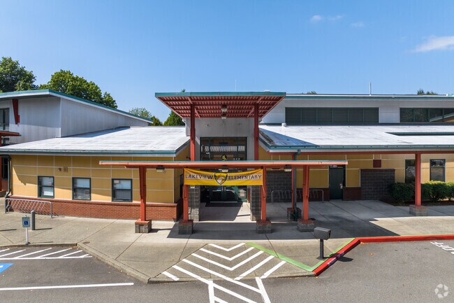 Lakeview Elementary School provides excellent education to Moss Bay's youth.