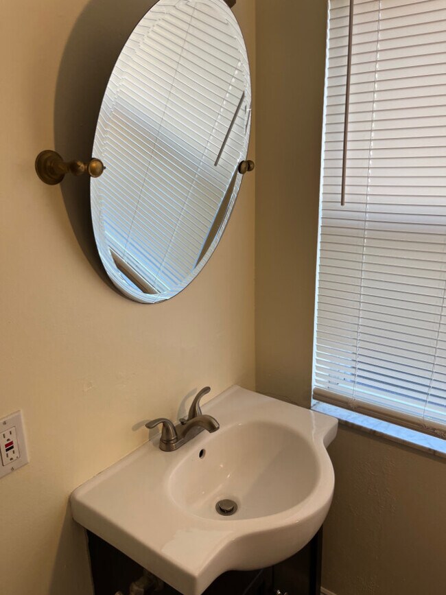 Baywalk Apartments, Saint Petersburg, FL 33701 - photo 5