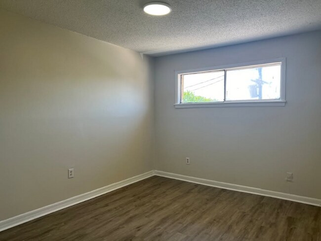 888 Kerr Ave unit 10, Memphis, TN 38106 - photo 2