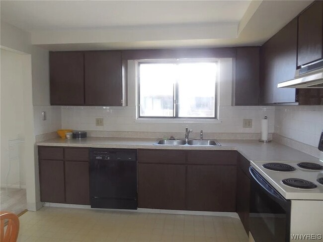 3920 Ridge Lea Rd unit C, Buffalo, NY 14228 - photo 7