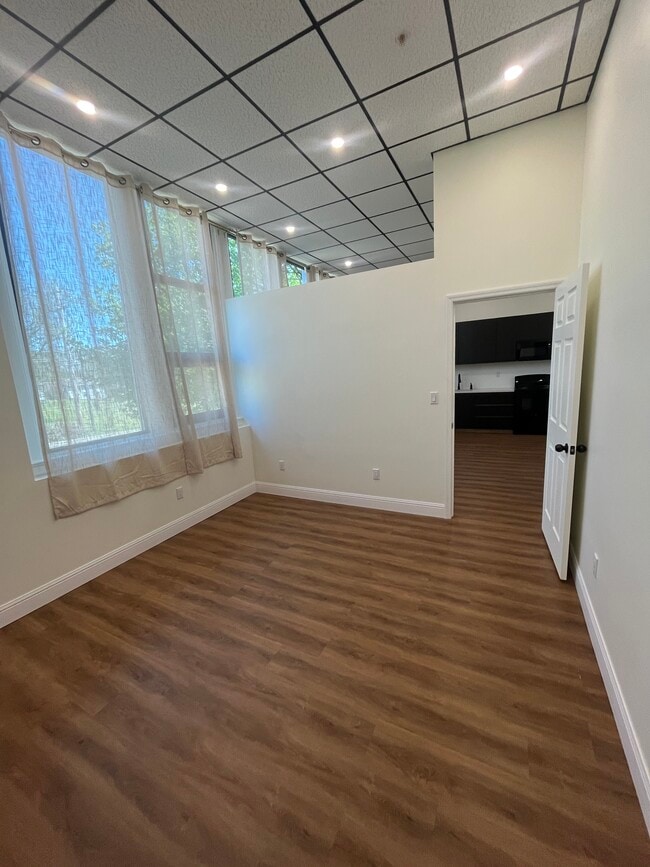 67 Sand Creek Rd unit 1, Albany, NY 12205 - photo 6