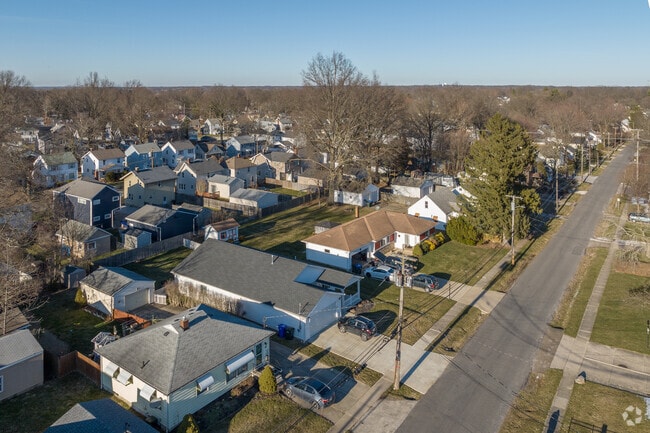 Mud Brook is a primarily residential neighborhood in Ohio.