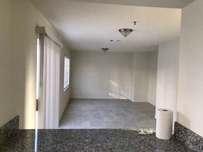 809 W Duarte Rd unit C, Monrovia, CA 91016 - photo 6