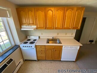 4 Brattle Dr Unit 26, Arlington, MA 02474