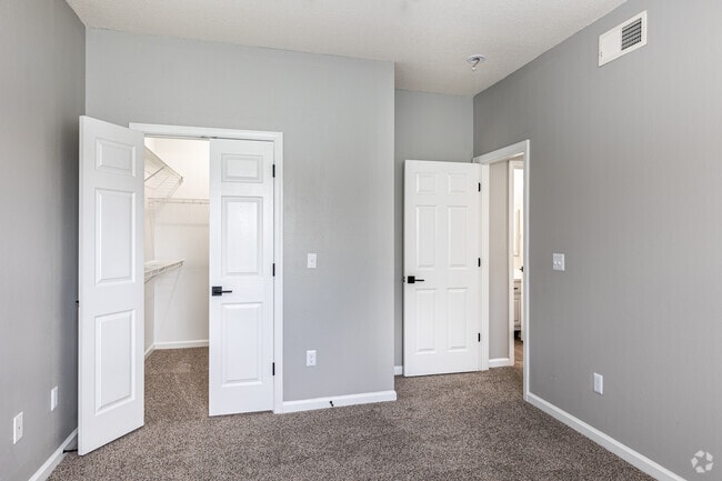 1BR, 1BA - 727SF