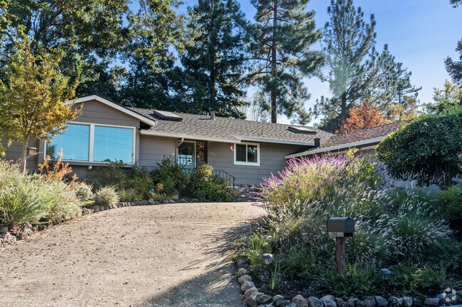 Ranch style homes are common in Portola Valley.