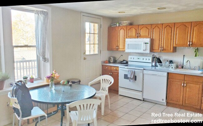 154 Harvard St, Brookline, MA 02446 - photo 5