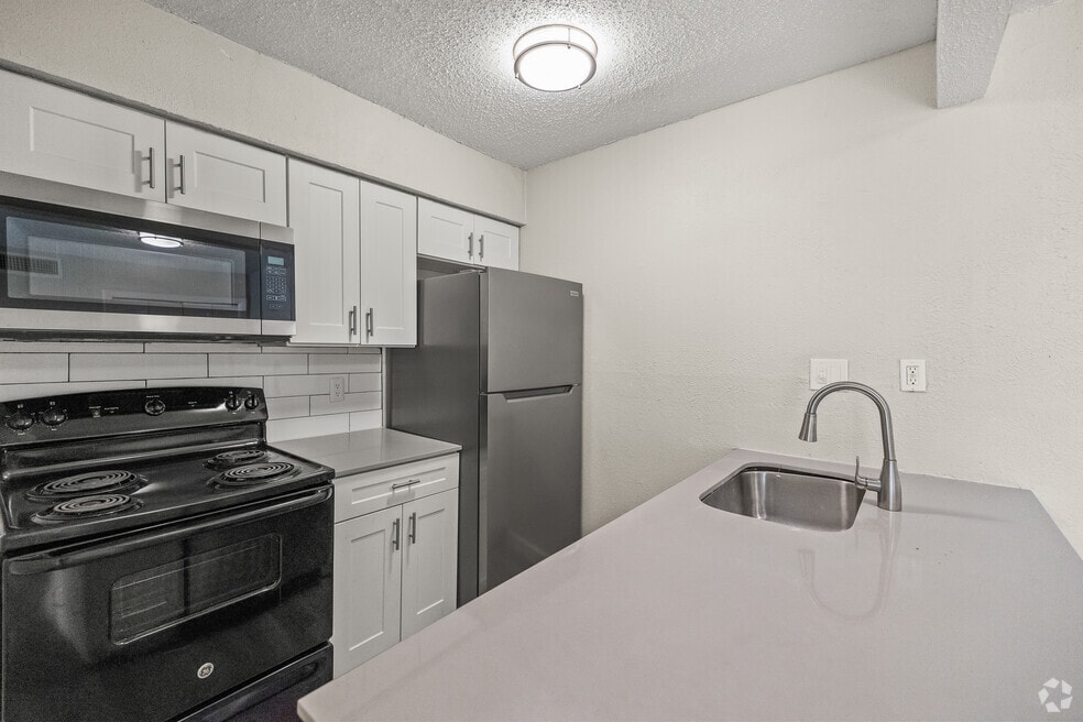 Chapman, Fort Worth, TX 76112 - photo 1