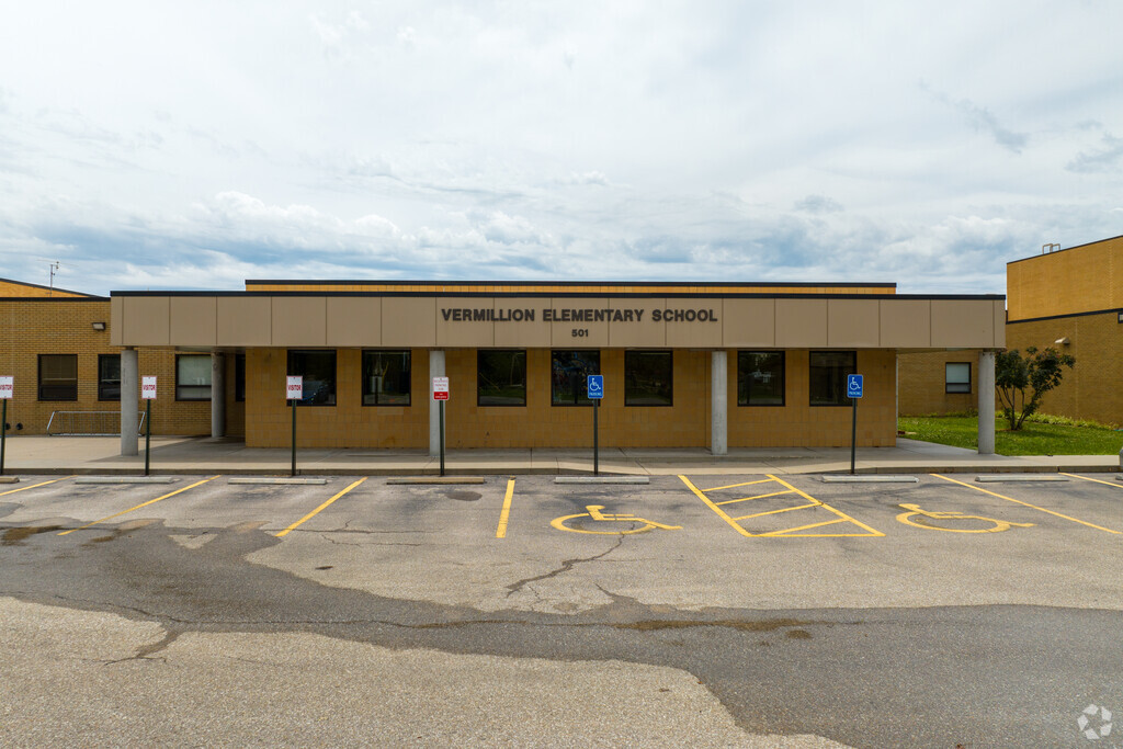 Vermillion Elementary School, Rankings & Reviews - Homes.com