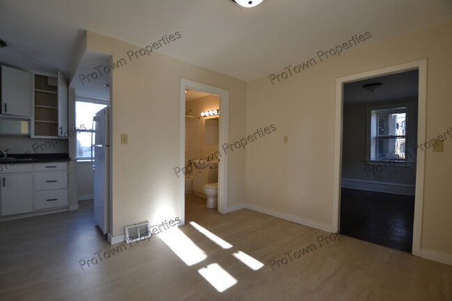 811 N Center St unit 1, Joliet, IL 60435 - photo 5