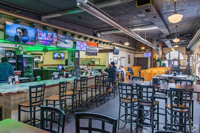 The Portsmouth Brewing Co. is a popular microbrewery serving American fare in Portsmouth.