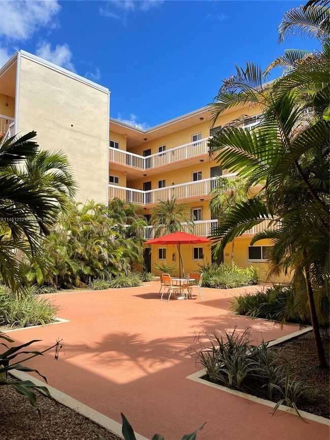 7840 Camino Real Unit 411, Miami, FL 33143