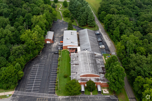 St. Mary of the Knobs Catholic School has a 33 to 1 student to teacher ratio.