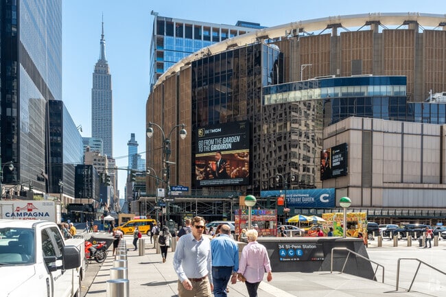 Midtown South is also home to distinguished Empire State Building and Madison Square Garden.
