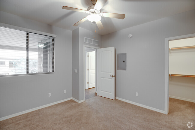 2BR, 2BA - 1,130 SF