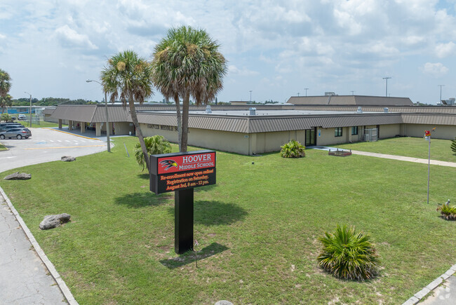 Herbert C. Hoover Middle School   has a student body from 4th-6th grade.