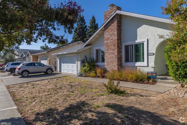 Many new traditional homes in Stonehouse incorporate traditional Spanish flourishes.