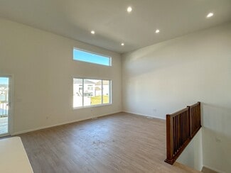 938 David Dr, Grand Forks, ND 58201