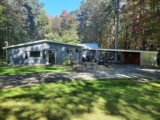 136 Cove Rd, Lunenburg, MA 01462