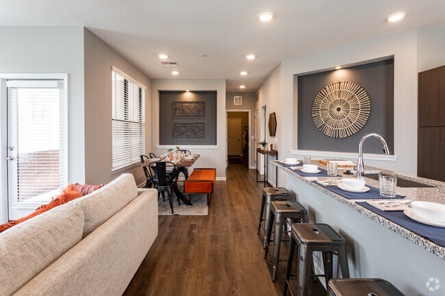 2BR, 2BA - 1396 SF