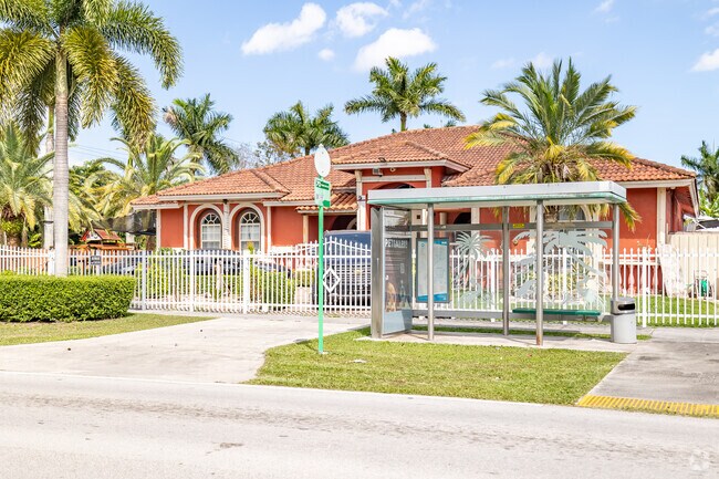 Residents of Modello, FL, can rely on the Miami Metro Bus transit to help them get around.