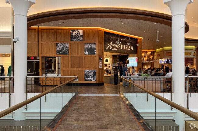 Greenway Heights residents can easily dine out at popular spots like Andy's Pizza.