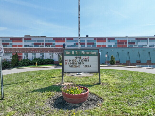 Come and visit 
Taft Elementary School during open enrollment season.