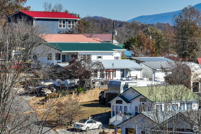 Manufactured homes are available if you're looking for a more affordable mountain home.